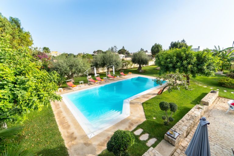 Last Minute Offer with a discount 22% off to 32% off  on holiday home in Sicily  with salt heated infinity swimming pool just a few meters from the wonderful sea of Donnalucata